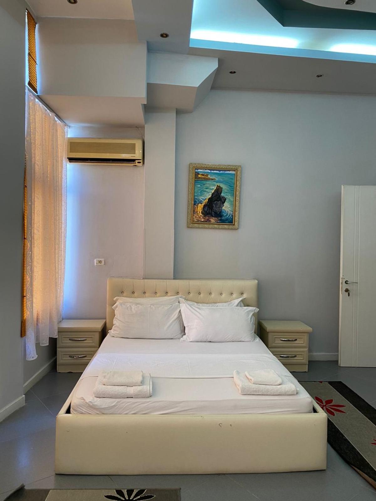 Hotel Pasarela เบราท ภายนอก รูปภาพ